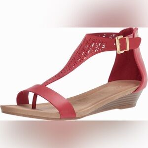 Kenneth Cole Reaction T-Strap City Red Wedge Sandals Size 6.5